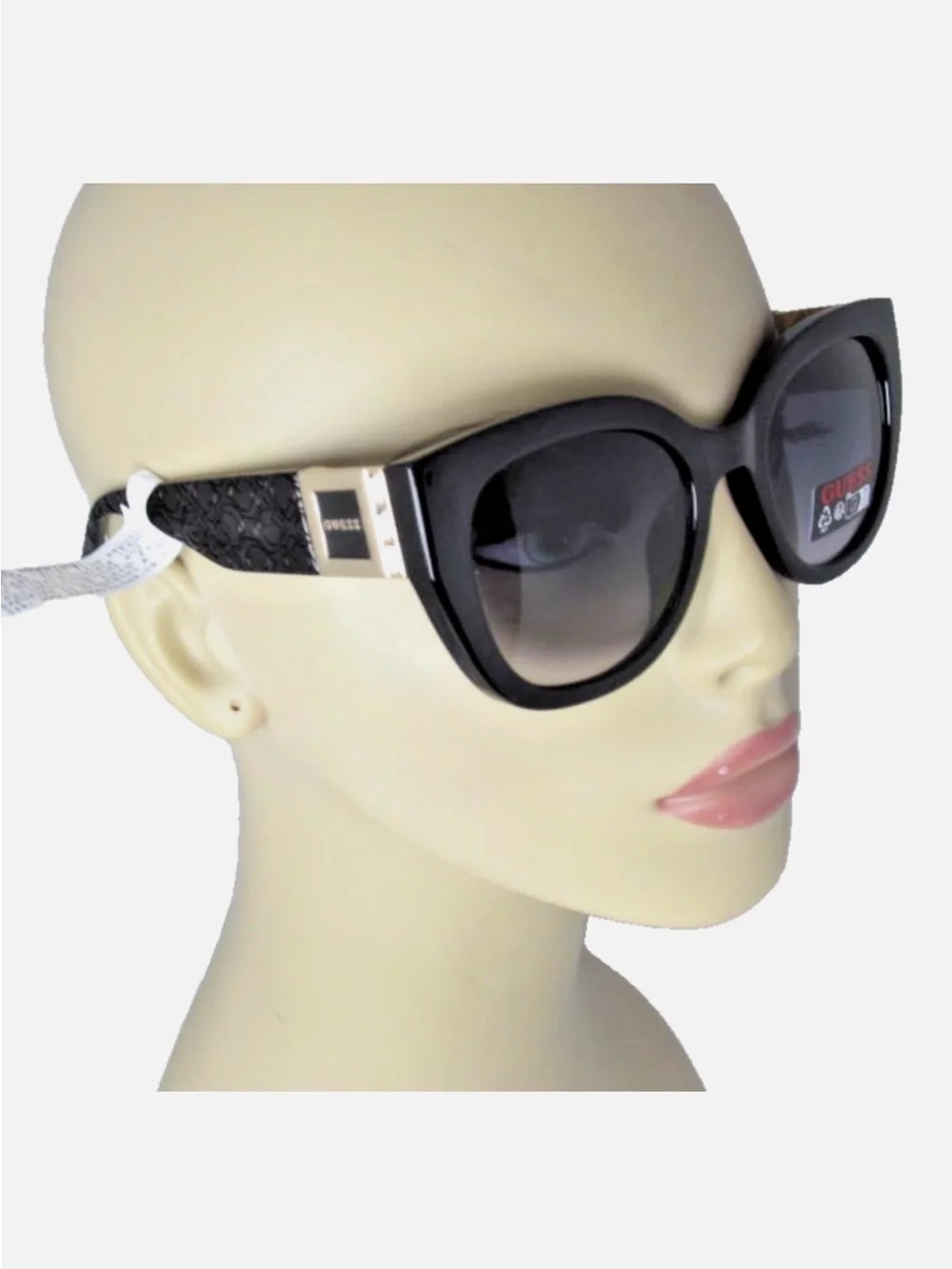 GUESS Black Oversized Cat-Eye Sunglasses with Logo Temples